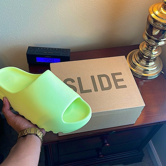 Yezzy Slide Glow Green size 10 (men) - Picture 1 of 6